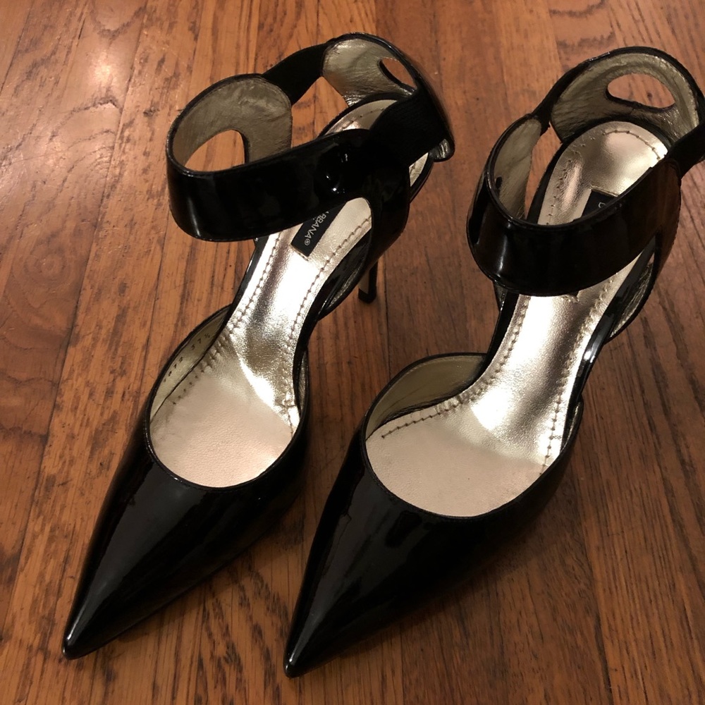 Lightly worn! Black Dolce & Gabbana heels